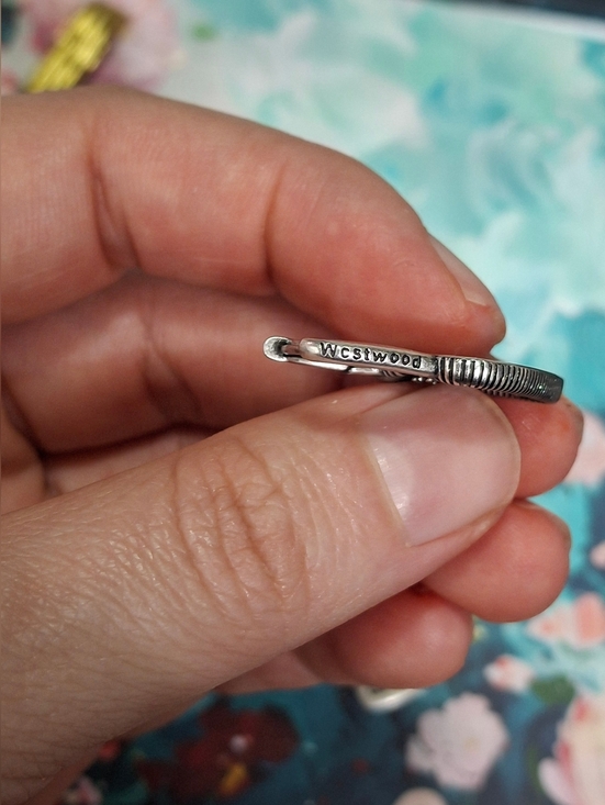 Vivienne Westwood Heart Huggie Earrings - Picture 4 of 7